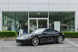 Used 2025 Porsche 718 Cayman image 1