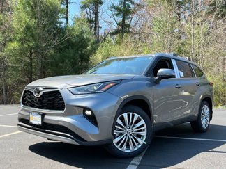 New 2025 Toyota Highlander Platinum image 1