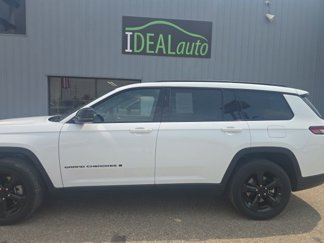 Used 2024 Jeep Grand Cherokee L Limited w/ Black Appearance Package image 1