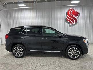 Used 2022 GMC Terrain Denali image 1