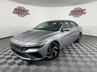 Used 2025 Hyundai Elantra SEL image 1