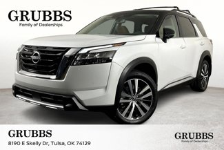 New 2025 Nissan Pathfinder Platinum image 1