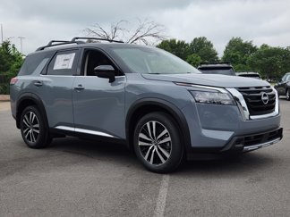 New 2025 Nissan Pathfinder Platinum image 1