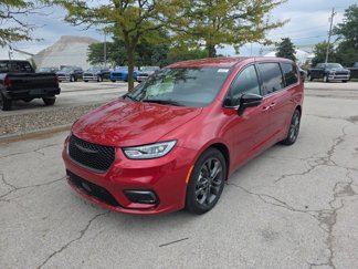 New 2026 Chrysler Pacifica Select image 1