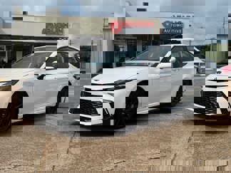 Used 2025 Toyota Camry SE image 1