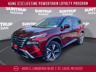 Used 2025 Nissan Rogue SL image 1