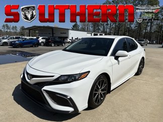 Used 2022 Toyota Camry SE image 1