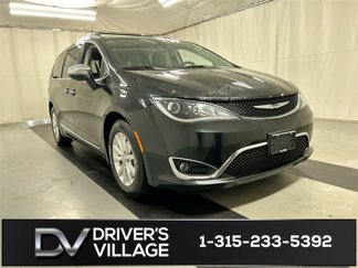 Used 2018 Chrysler Pacifica Limited image 1