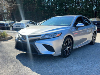 Used 2018 Toyota Camry SE image 1
