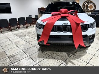 Used 2024 Jeep Compass Trailhawk image 1