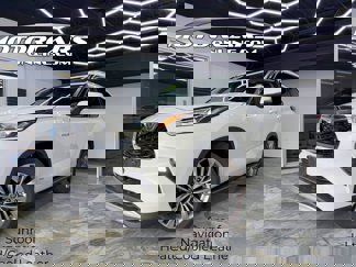 Used 2020 Toyota Highlander Limited Platinum image 1