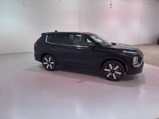 New 2025 Mitsubishi Outlander SE image 1