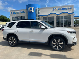 New 2025 Honda Pilot Touring image 1