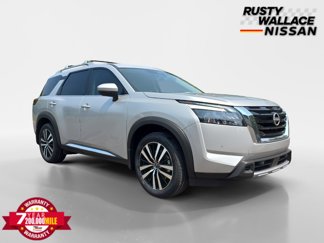 New 2025 Nissan Pathfinder Platinum image 1