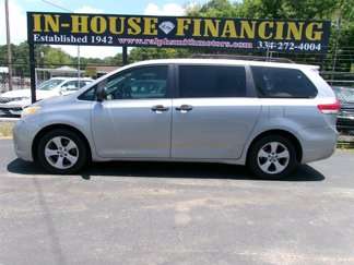 Used 2013 Toyota Sienna L image 1