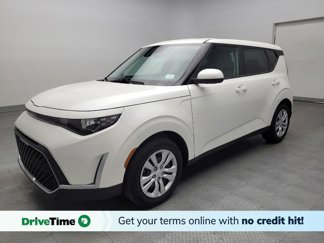 Used 2023 Kia Soul LX image 1