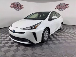 Used 2022 Toyota Prius LE image 1