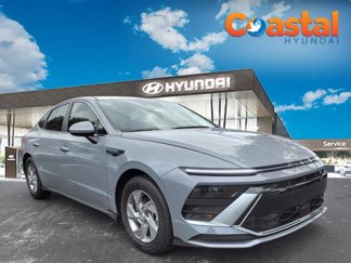 Used 2025 Hyundai Sonata SE image 1