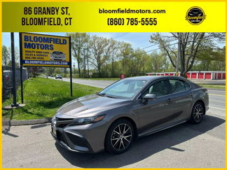 Used 2024 Toyota Camry SE image 1