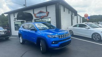 Used 2024 Jeep Compass Latitude image 1