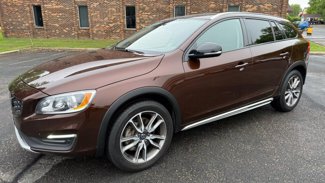 Used 2018 Volvo V60 T5 Cross Country w/ Convenience Package image 1