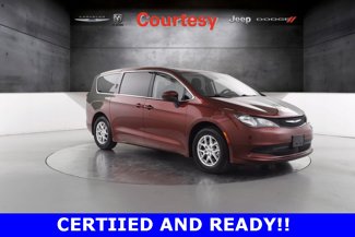 Certified 2023 Chrysler Voyager LX image 1