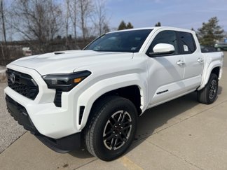 New 2025 Toyota Tacoma TRD Sport image 1