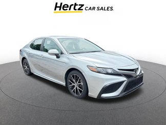 Used 2024 Toyota Camry SE image 1