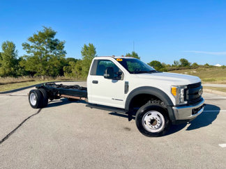 Used 2017 Ford F550 2WD Regular Cab Super Duty image 1