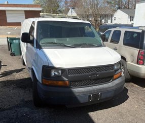 Used 2010 Chevrolet Express 3500 Extended image 1