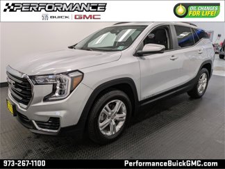 Used 2022 GMC Terrain SLE w/ Driver Convenience Package image 1