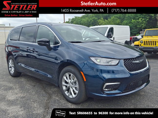 New 2025 Chrysler Pacifica Select image 1