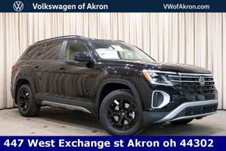 New 2025 Volkswagen Atlas Peak Edition SE image 1