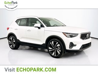 Used 2025 Volvo XC40 B5 Plus image 1
