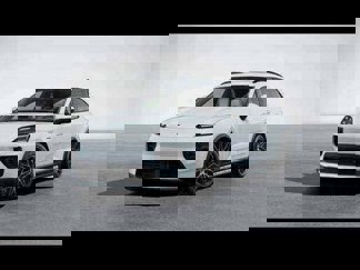 Used 2025 Porsche Macan 4 Electric image 1