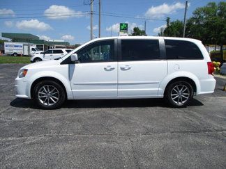 Used 2016 Dodge Grand Caravan SE image 1