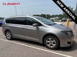 Used 2017 Chrysler Pacifica Touring-L Plus w/ Advanced Safetytec Group image 1