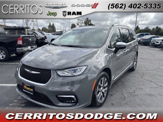 New 2025 Chrysler Pacifica Pinnacle image 1