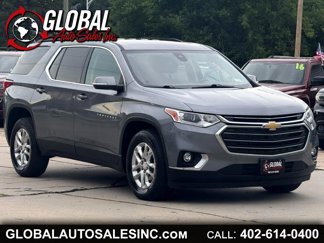 Used 2021 Chevrolet Traverse LT image 1