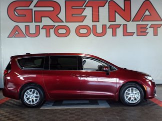 Used 2023 Chrysler Pacifica Touring-L image 1