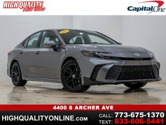 Used 2025 Toyota Camry SE image 1