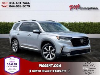 Used 2025 Honda Pilot Touring image 1