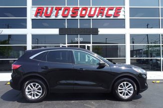 Used 2022 Ford Escape SE image 1
