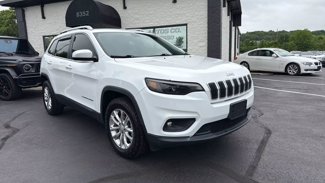 Used 2019 Jeep Cherokee Latitude w/ Cold Weather Group image 1