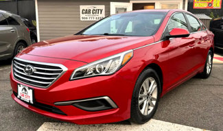 Used 2017 Hyundai Sonata SE image 1