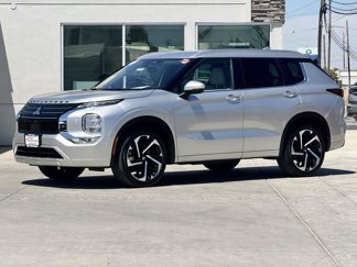 Used 2023 Mitsubishi Outlander SEL image 1