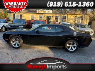 Used 2019 Dodge Challenger SXT image 1