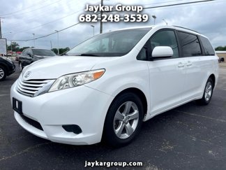 Used 2016 Toyota Sienna LE image 1