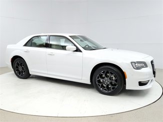 Used 2023 Chrysler 300 Touring L image 1