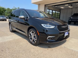 New 2025 Chrysler Pacifica Pinnacle image 1